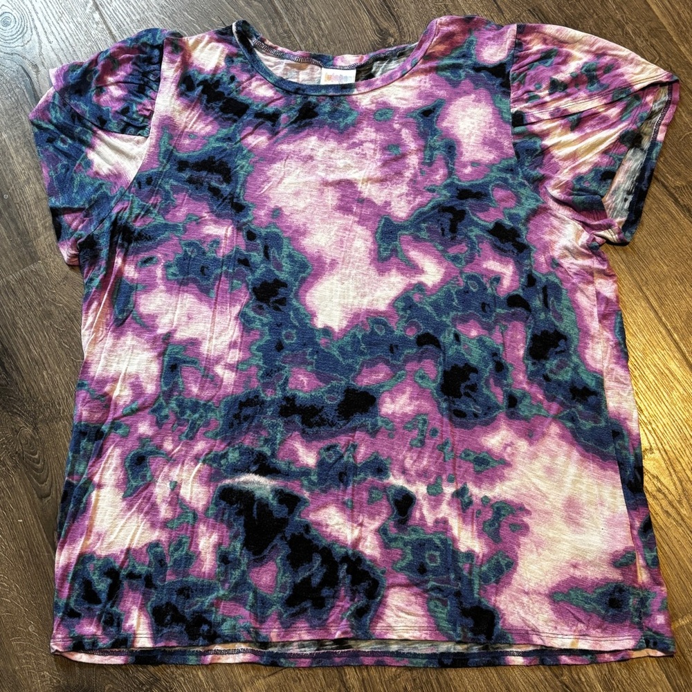 LuLaRoe Tie-Dye Short Sleeve Top - Pink and Purple